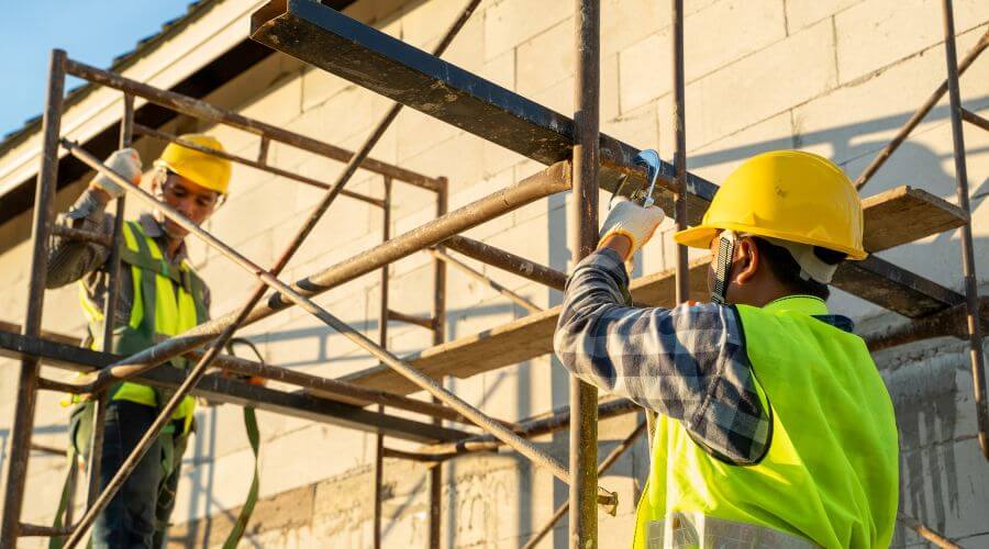 Professional gutter cleaning in Winslow, IN